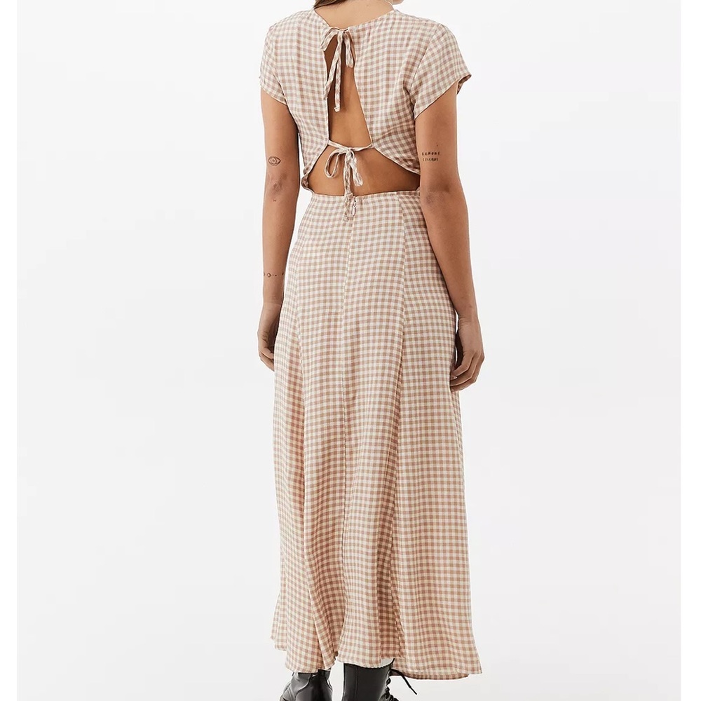 Urban Outfitters Lindsey Gingham Cap Sleeve Midi Dress!